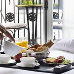 Padam Hotel